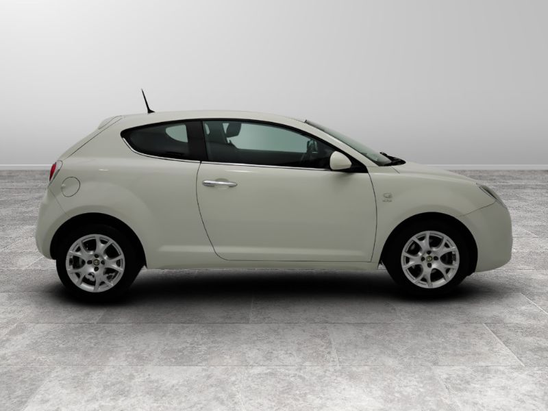 GuidiCar - ALFA ROMEO MiTo 2013 2015 MiTo 1.3 jtdm Distinctive 85cv Usato